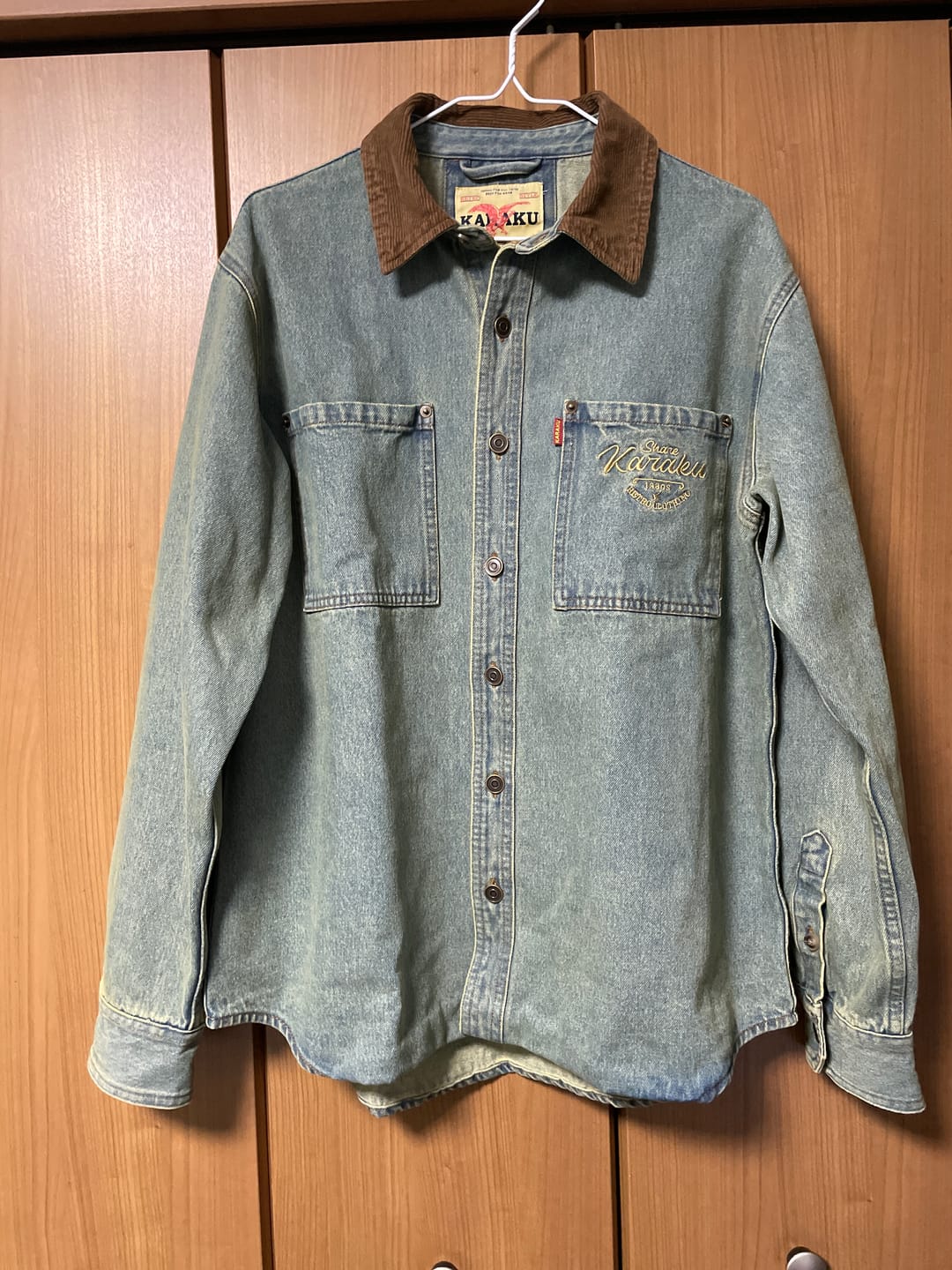 Customer photo review of 襟・コーデュロイ切替　レトロ風プリント入りデニムワークシャツ