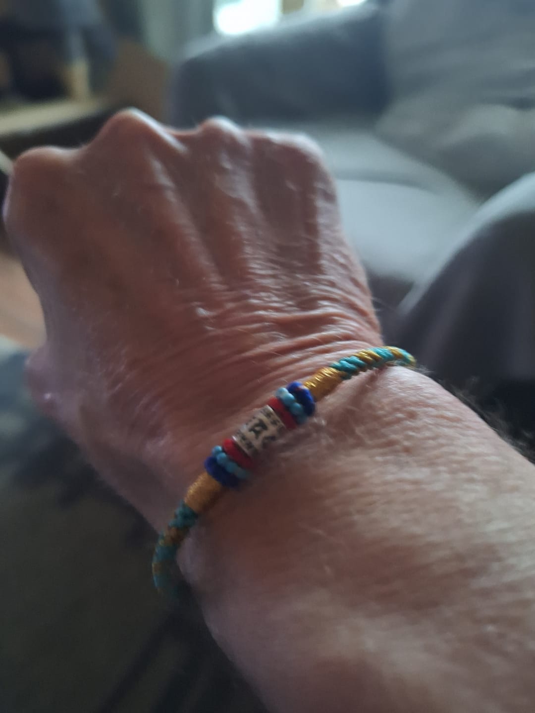 Customer photo review of Buddha Stones Bunte Schnur Sechs Wahre Worte 925 Silber Fokus Armband