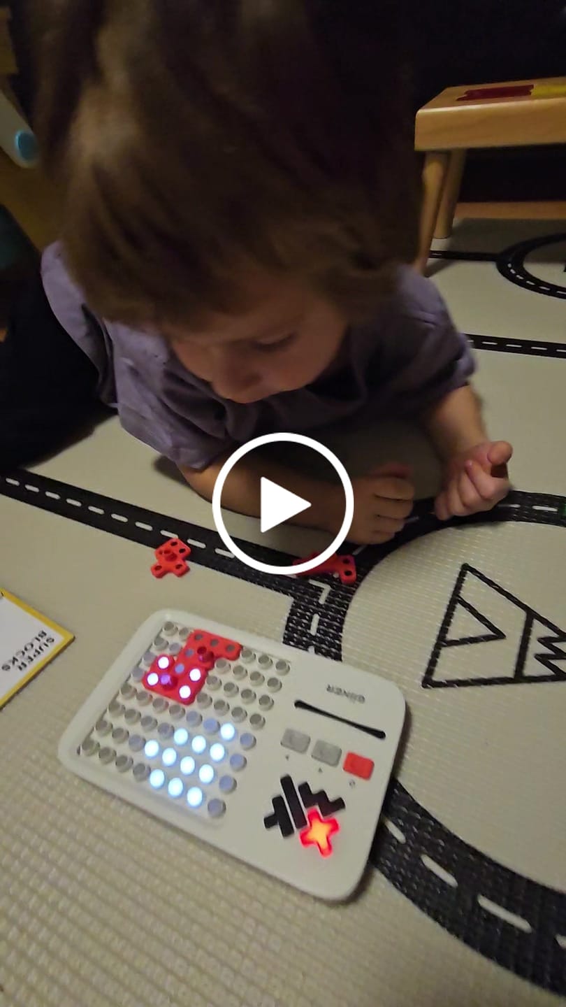 Customer video review of GiiKER Super Blocks Puzzle Games