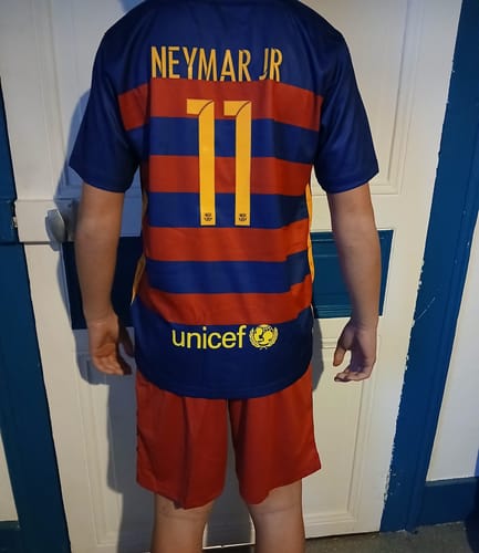 Customer photo review of Neymar Jr Barcelona 2015/16 Retro Black Pink Kids Jersey Soccer Maillot KinderTrikot Maglia Soccer Shirt