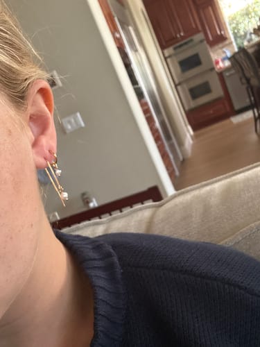 Customer photo review of Nice Earring set