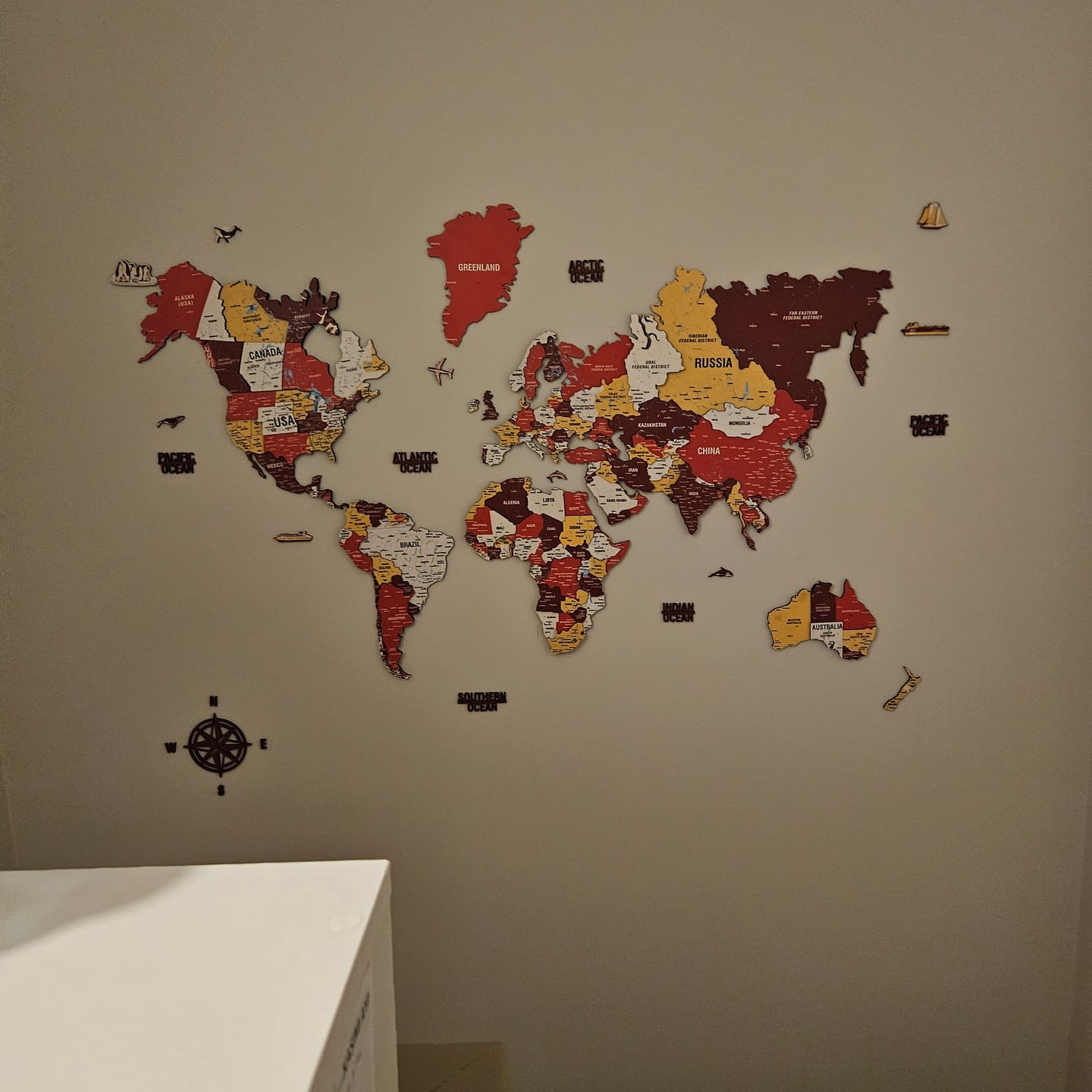 Customer photo review of Renkli Baskılı 3D Ahşap Dünya Haritası (Terracotta)