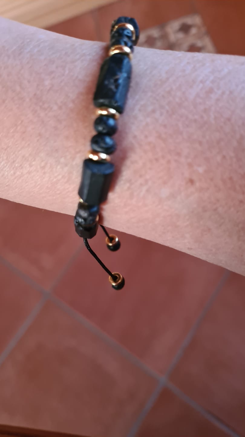 Customer photo review of Turmalin Armband - Natursteine