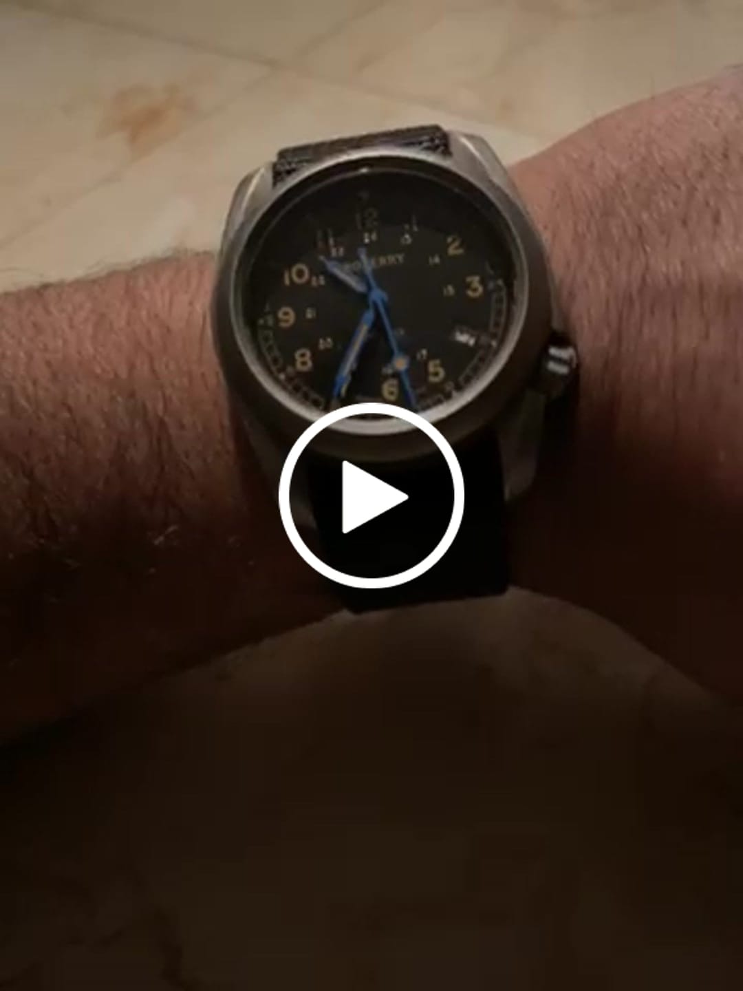 Customer video review of VOYAGER - 100M Waterproof Titanium Automatic Field Watch | Vintage Noir