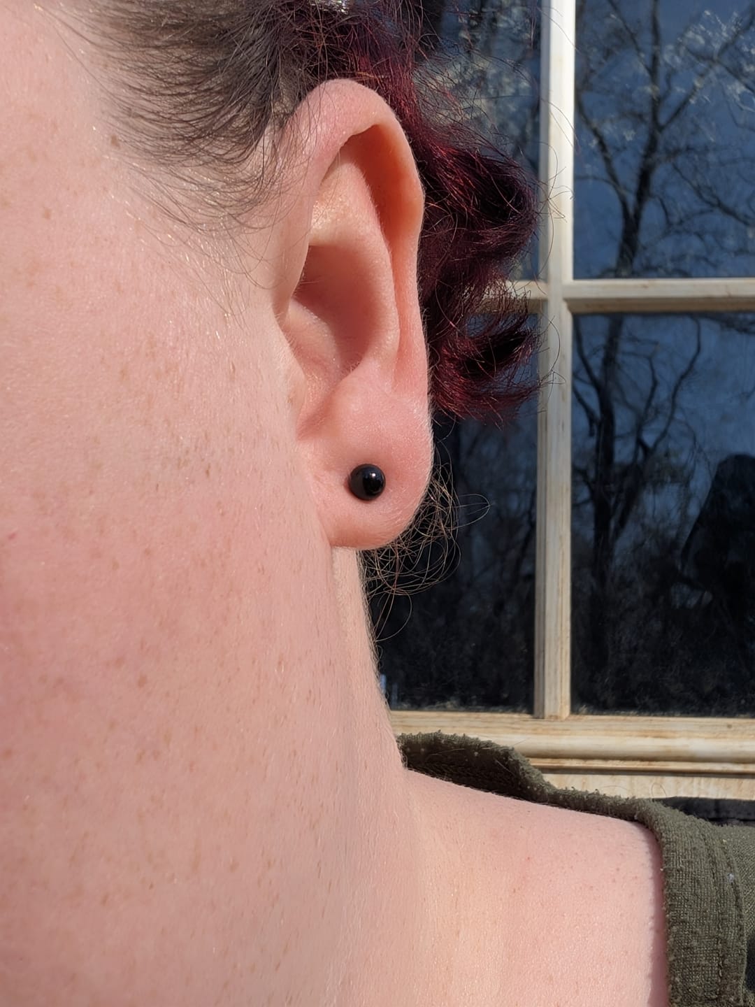 Customer photo review of Black Pearl Studs Hypoallergenic Earrings for Sensitive Ears Made with Plastic Posts