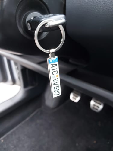 Customer photo review of Kennzeichen Schlüsselanhänger Mini Nummernschild Metall