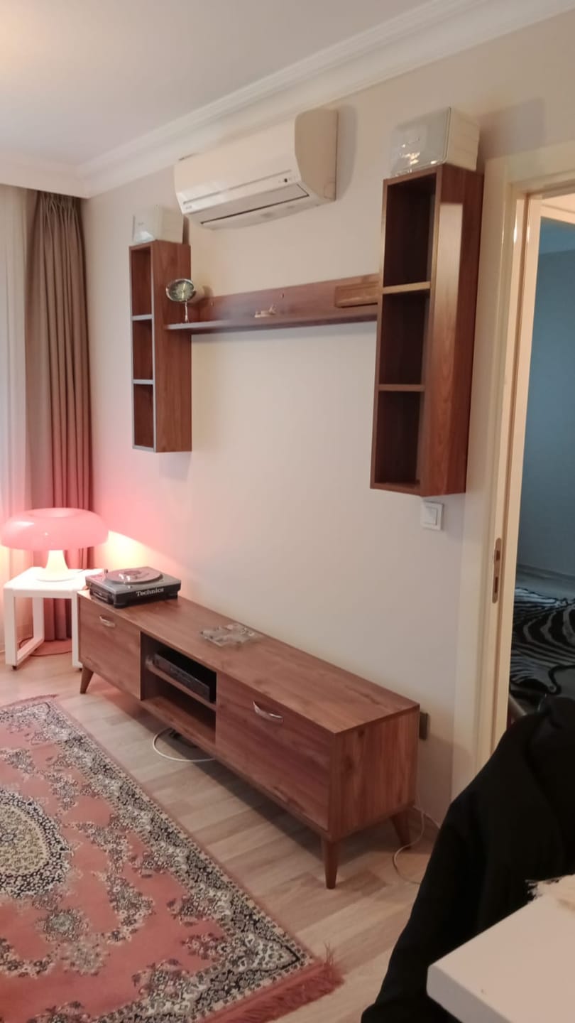 Customer photo review of Rani A9 Duvar Raflı Tv Ünitesi Kitaplıklı Tv Sehpası Duvara Monte Raflı Modern Ayaklı 180 cm Minyatür Ceviz M5