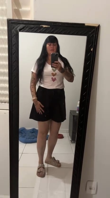 Customer photo review of Camiseta Personalizada - CORAÇÕES E NOMES (Até 5 nomes) - 100% Algodão