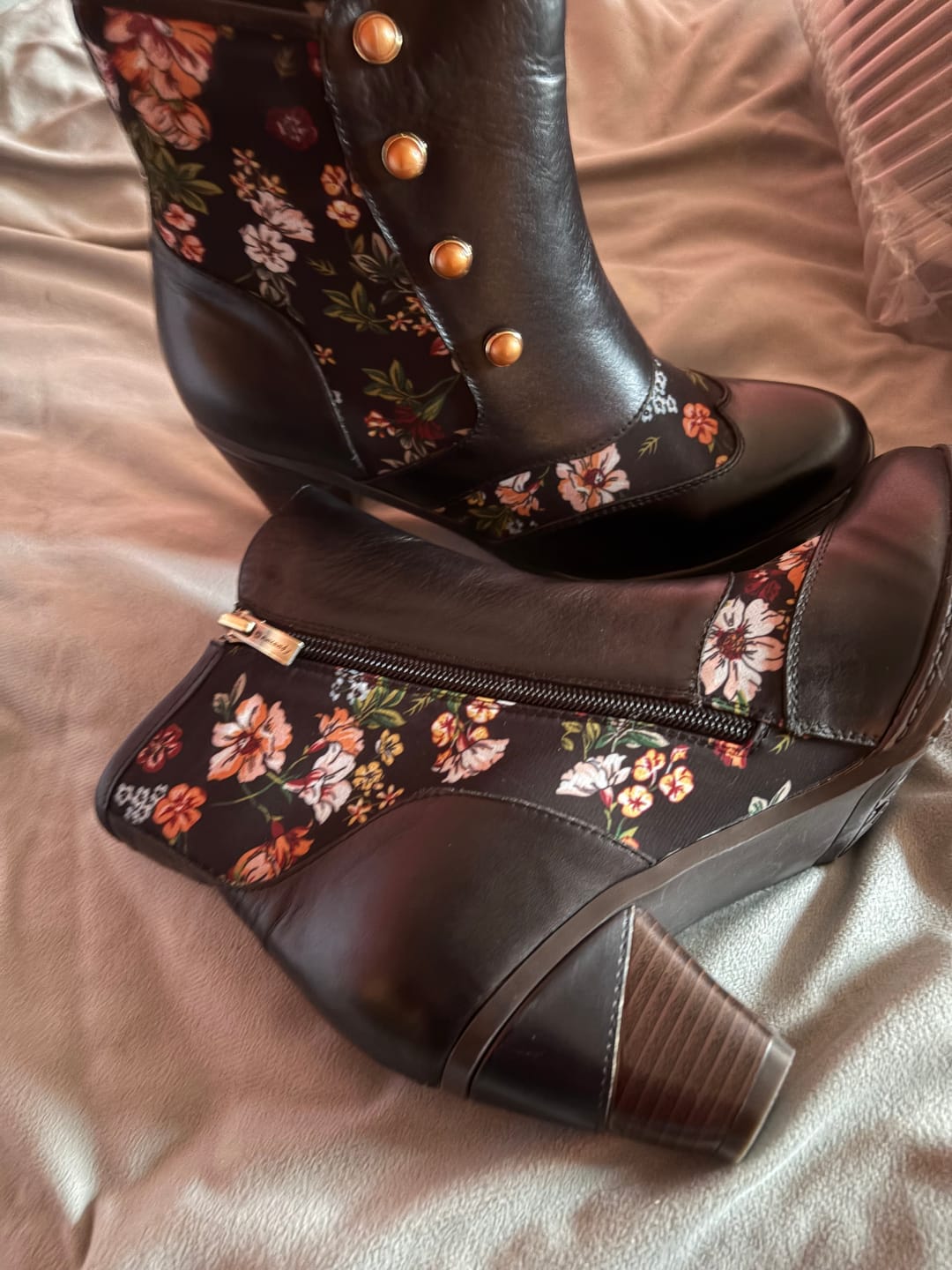 Customer photo review of Vintage Heritage Lace-Up Pumps