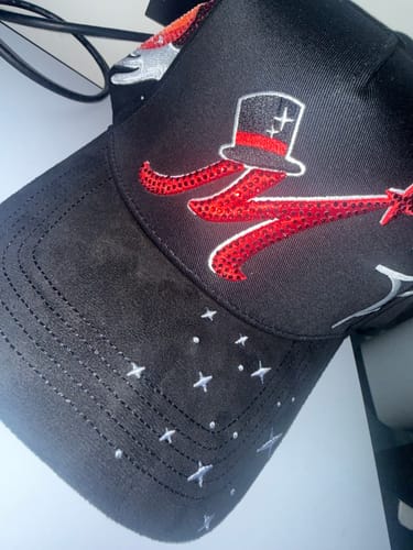 Customer photo review of 31 hats x el mago