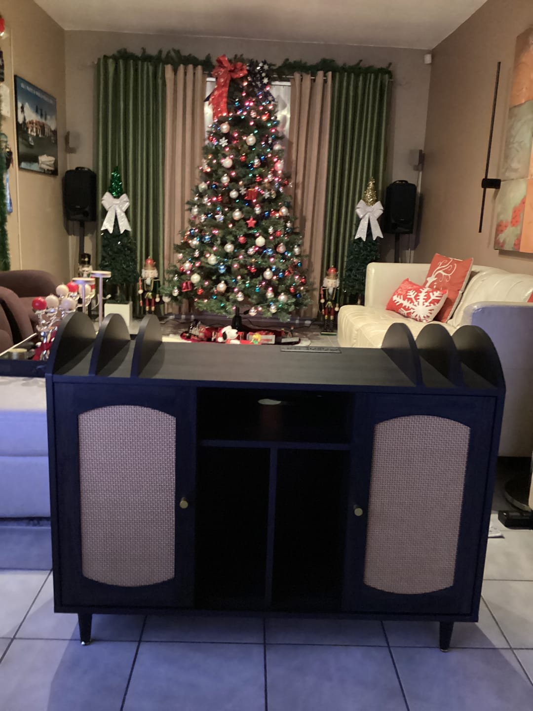 Customer photo review of 38" Rattan Door Record Player Stand