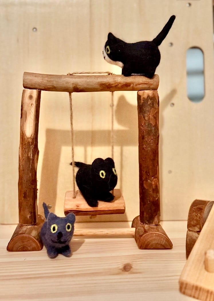 Customer photo review of Felt Cats - 3 Cats