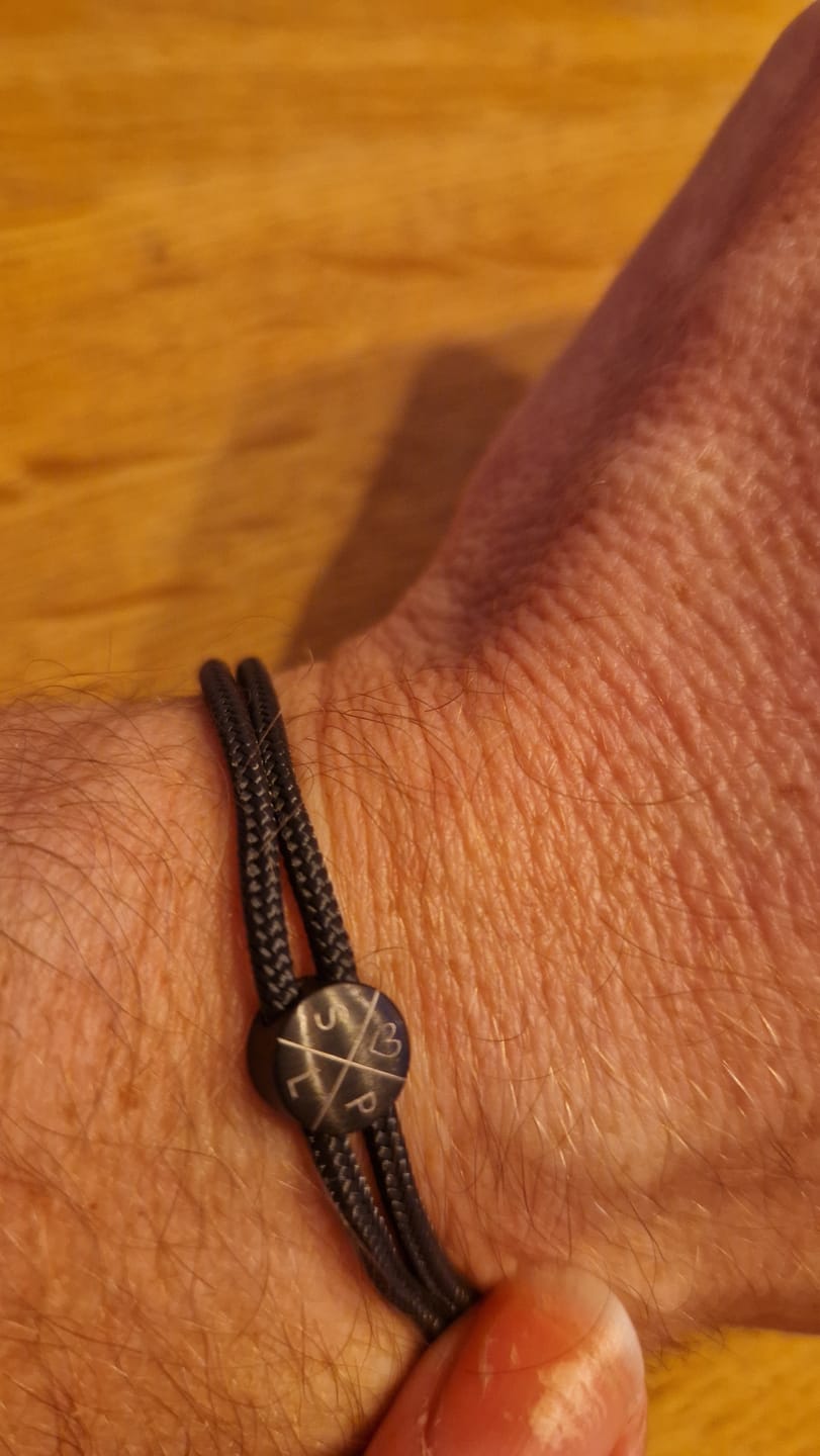 Customer photo review of Gravur Armband LITTLE MAUI SYMBOL INITIALE
