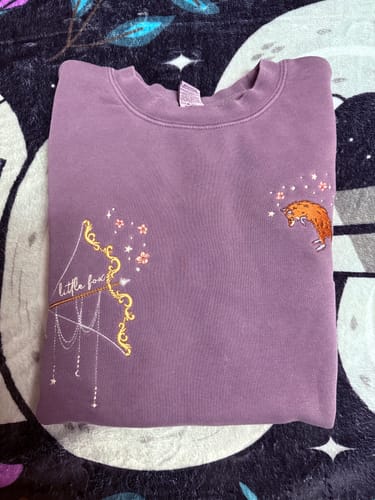 Customer photo review of *IMPERFECT* Archer & the Fox crewneck in Purple