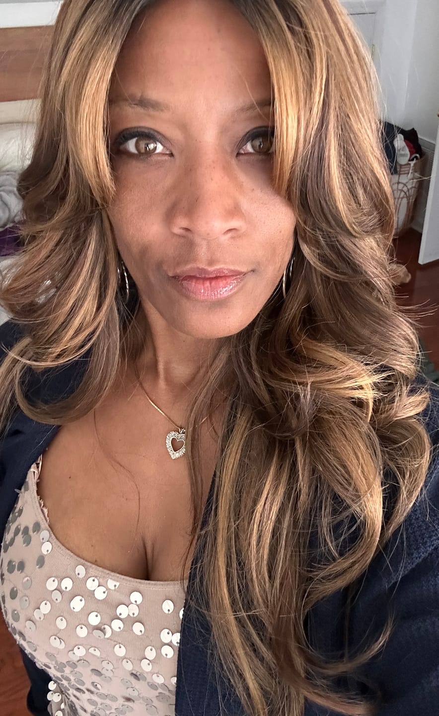 Customer photo review of FreeTress Equal Curtain Bang HD Deep Parting Lace Wig - BOMBSHELL