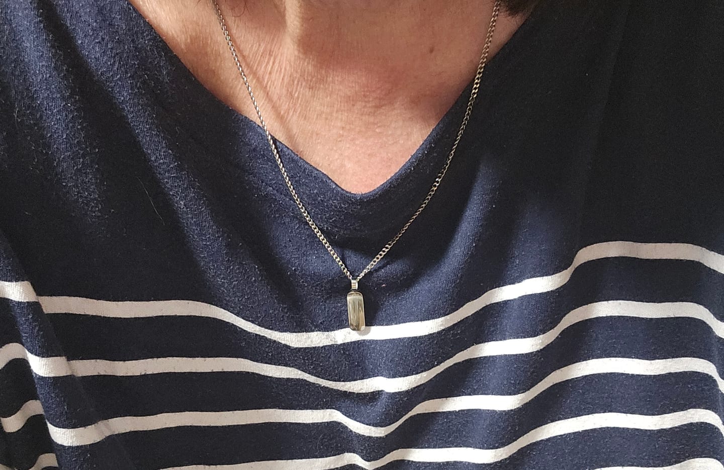Customer photo review of Minimal Pendant & Curb Chain