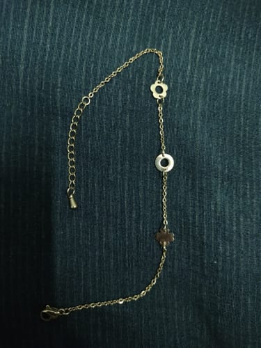 Customer photo review of Dainty Flower Bracelet