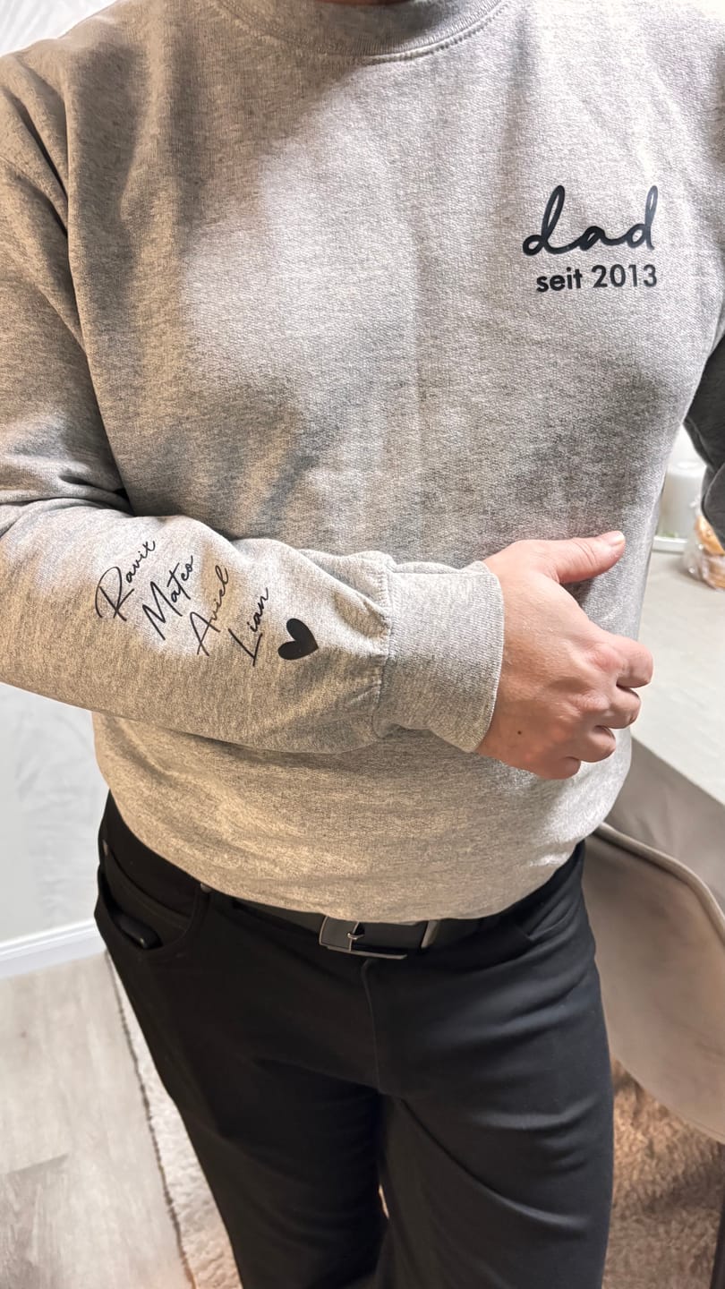 Customer photo review of Unser Dad - Pullover für Papa mit Kindernamen
