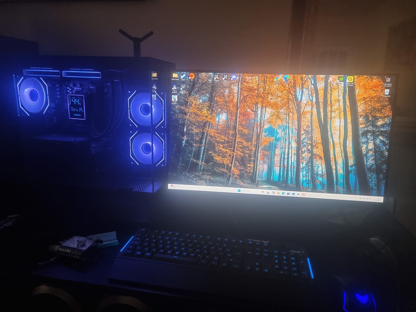 Customer photo review of Spectra ASUS Gaming PC Monitor Bundle - AMD Ryzen 5 7500F AM5 16GB DDR5 Nvidia RTX 5050 8GB Ai Ready N4-SE203