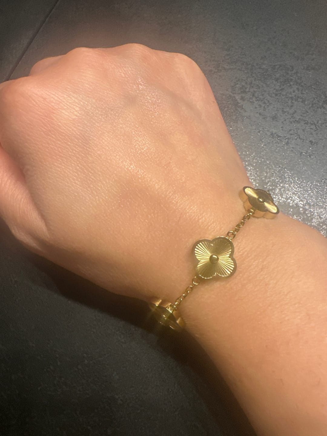 Customer photo review of Golden Lucky Leaf Abbaddon Armband 14K Vergoldet