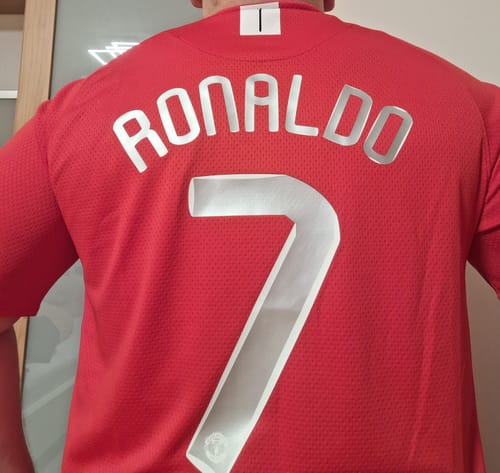 Customer photo review of Cristiano Ronaldo CR7 Manchester United Champions League Final Moscow 2008 Retro Red Football Shirt