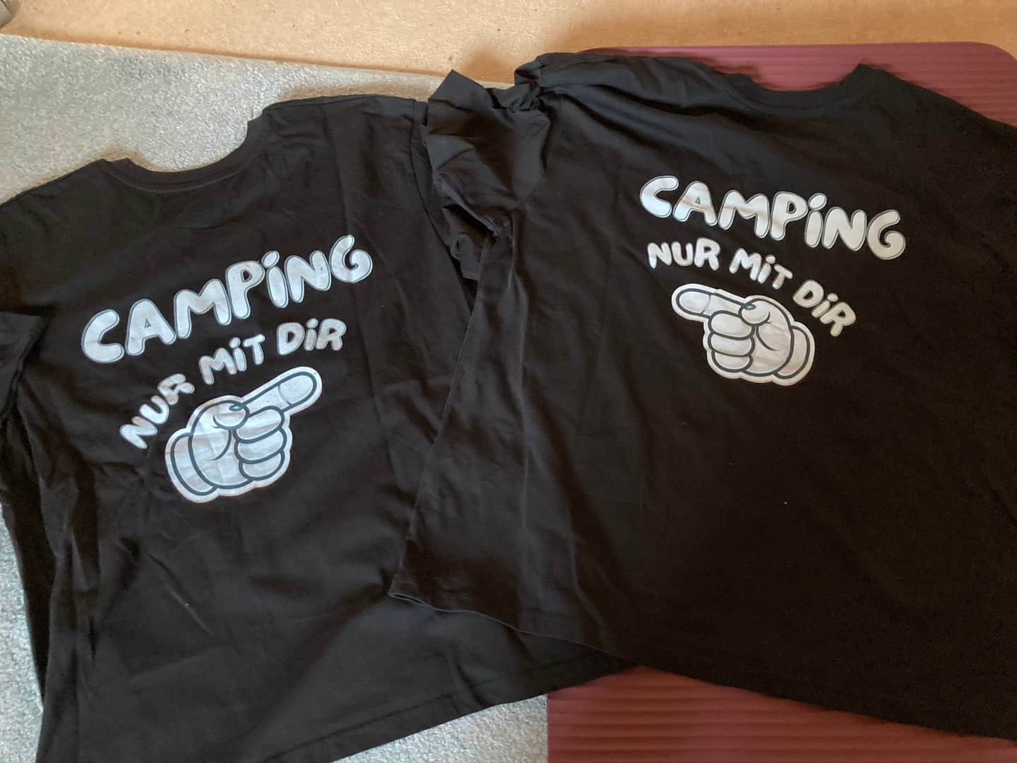 Customer photo review of Nur mit dir links Rückendruck | Premium Shirt unisex
