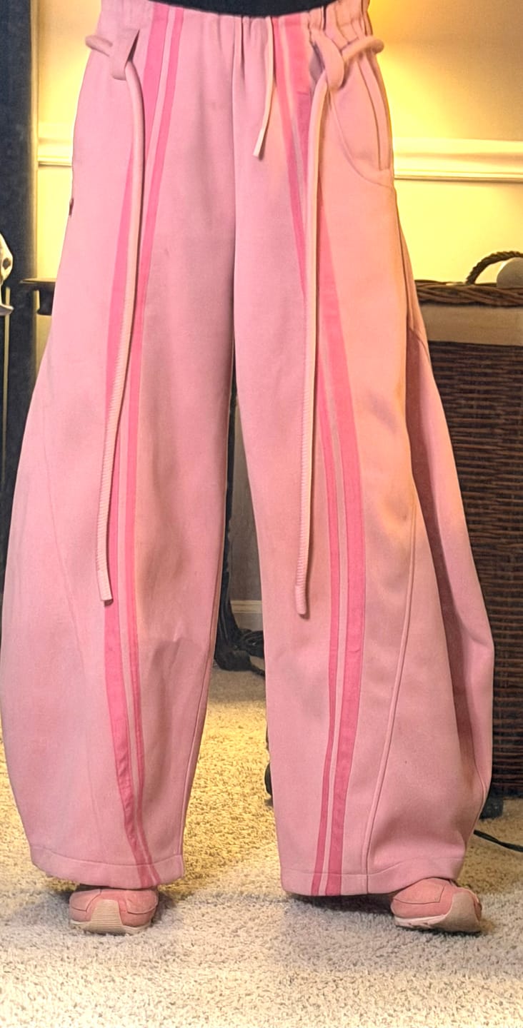 Customer photo review of Aelfric Eden Stripe Super Baggy Barrel Sweatpants