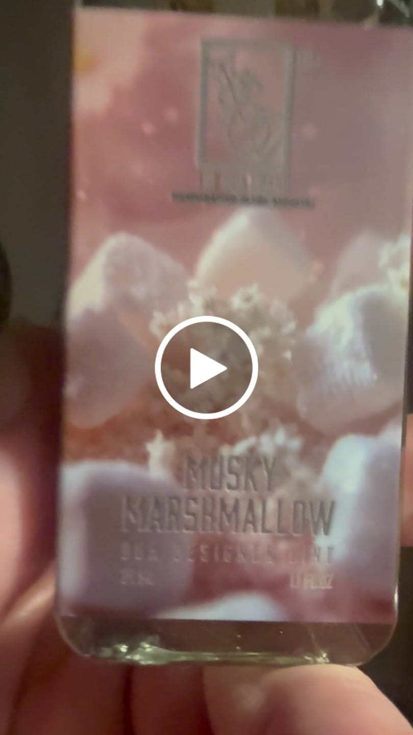Customer video review of Musky Marshmallow