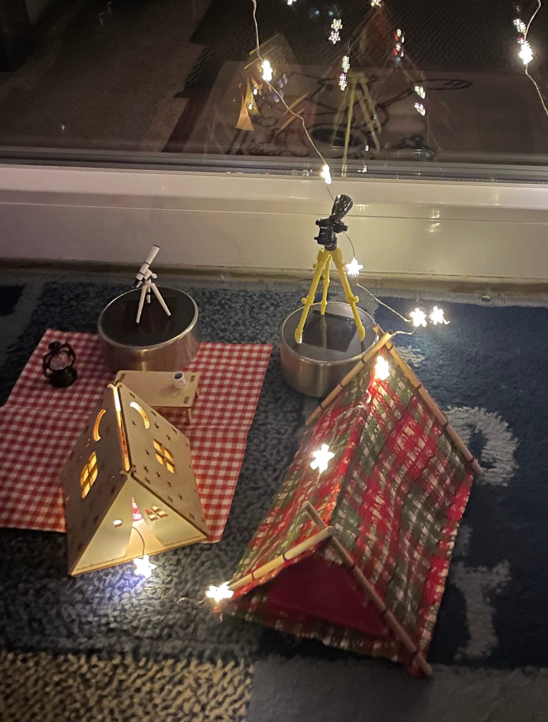 Customer photo review of Wichteltür Zubehör Camping-Set – Zelt, Schlafsack & Mini-Teleskop für deinen Wichtel