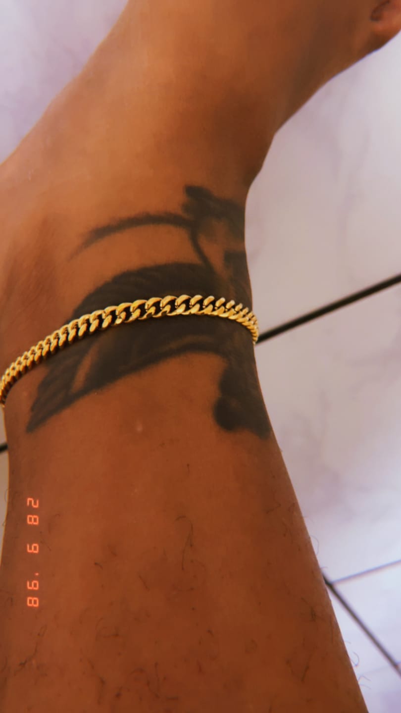 Customer photo review of Cuban Link Anklet