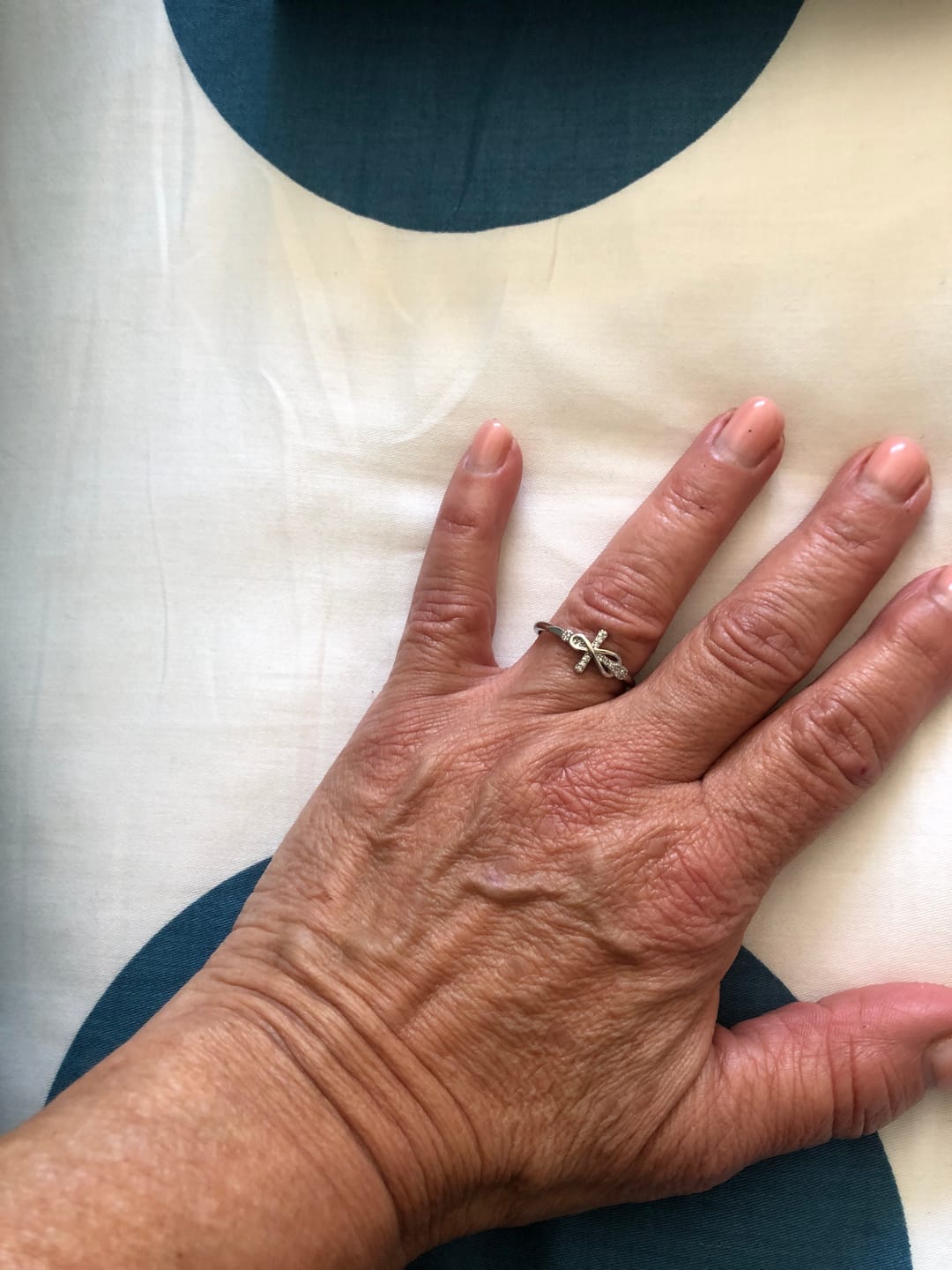 Customer photo review of Bague Croix Amour