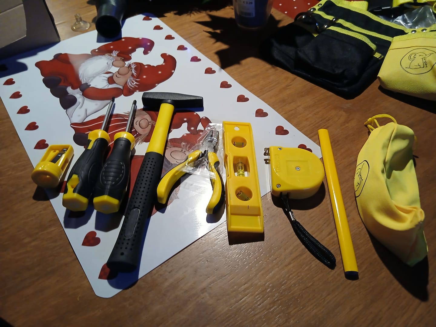 Customer photo review of Kinder Werkzeuggürtel mit Hammer, Schraubenzieher und mehr