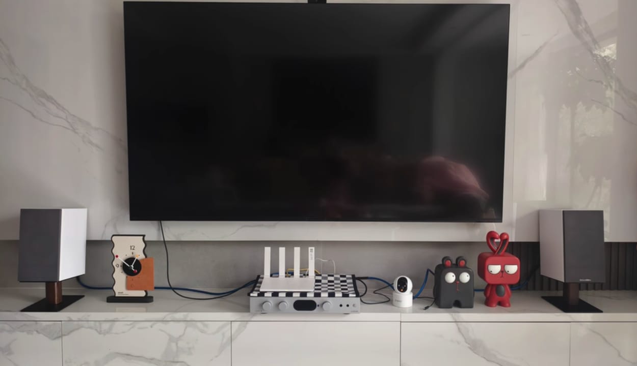 Customer photo review of Edifier Desktop Speaker Stand Wood