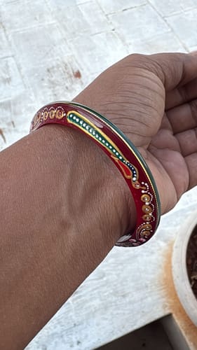 Customer photo review of "Aaj Ka Aabhushan" Red - Green Pola 916 22k