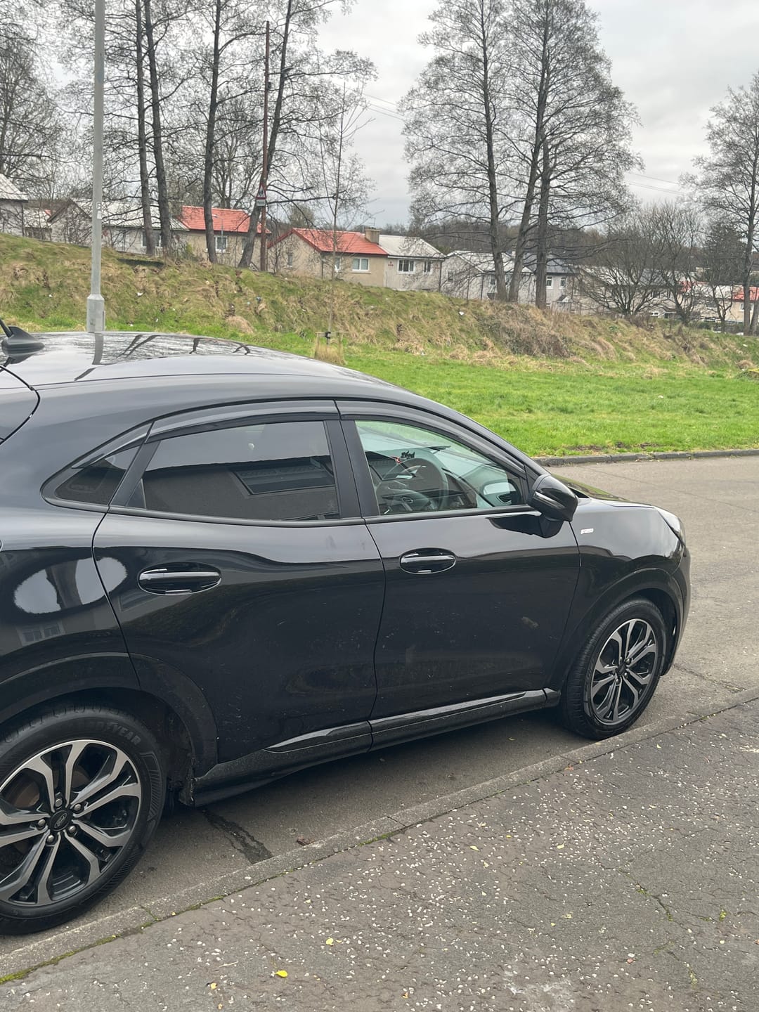 Customer photo review of Auto Clover Wind Deflectors Set for Ford Puma 2019+ (6 pieces)
