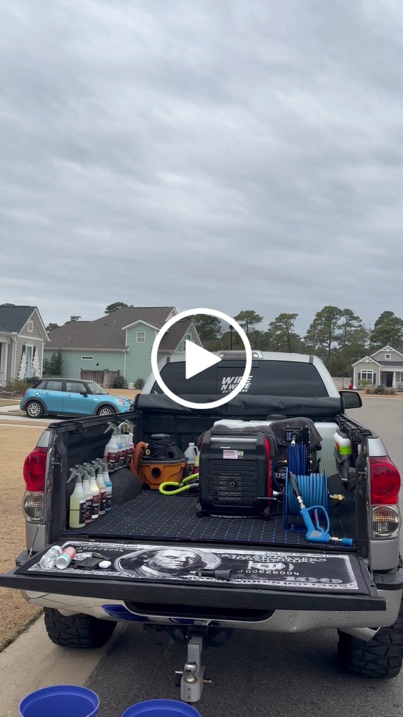 Customer video review of Shine Supply 32oz. Labels
