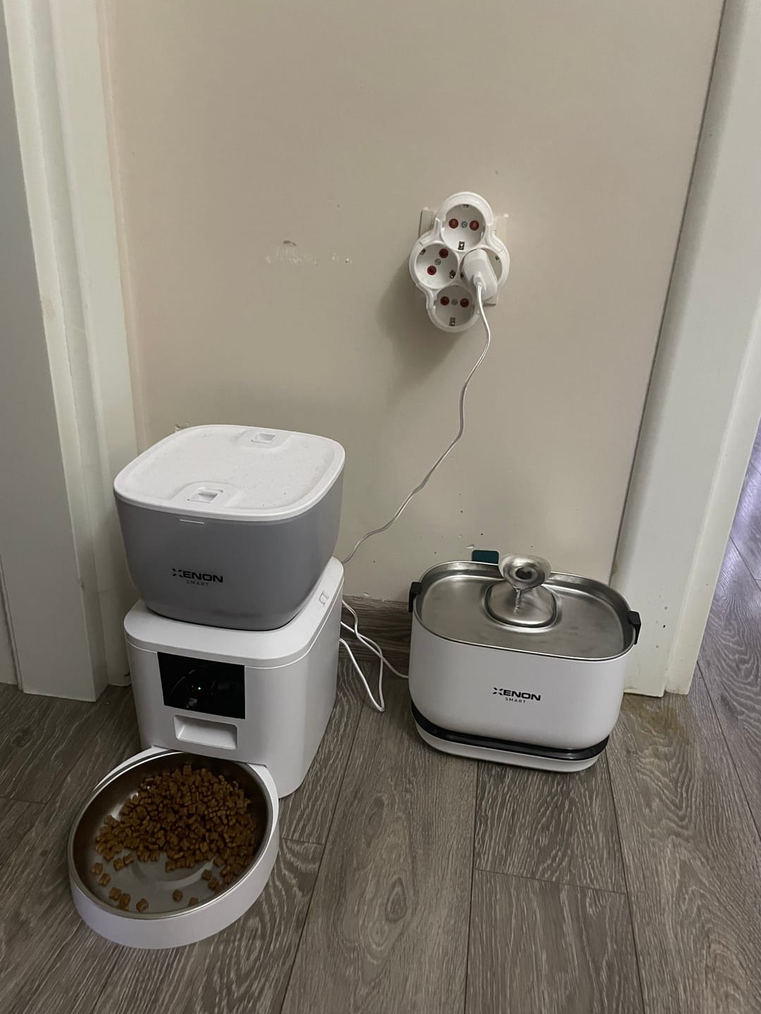Customer photo review of Akıllı Otomatik Kedi Mama Kabı