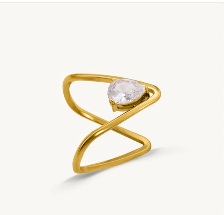 Customer photo review of Trendy Vee Diamond Ring