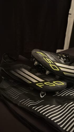 Customer photo review of F50 Elite SG Noir/Argenté/Jaune