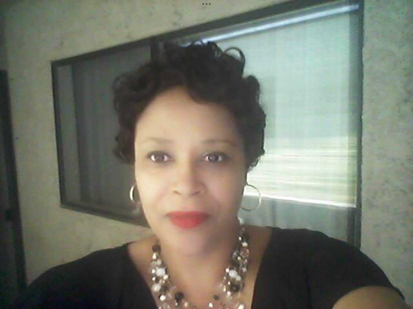 Customer photo review of Janet Collection Human Hair Wig MOMMY