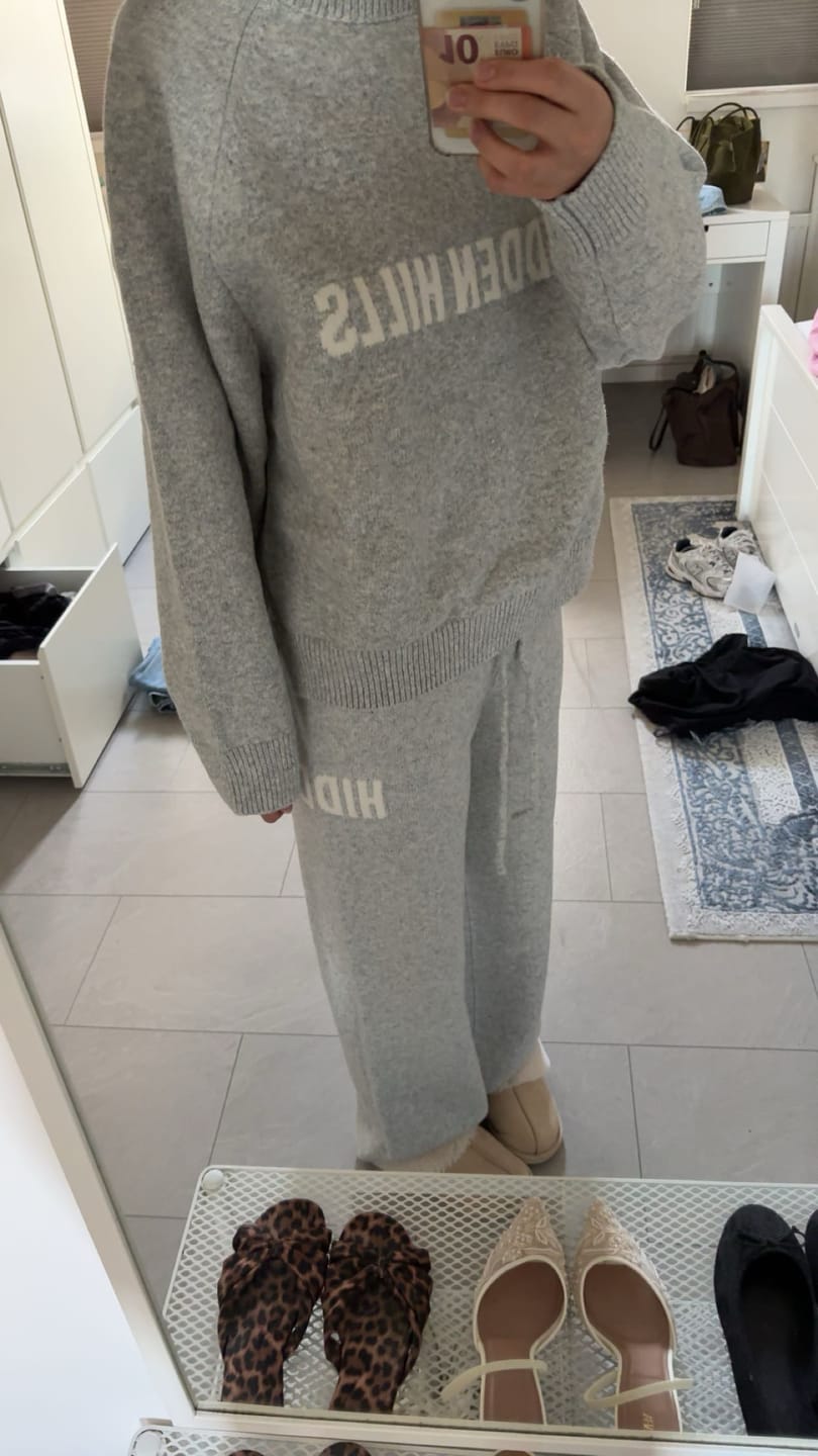 Customer photo review of KNIT SWEATPANTS LIGHT GREY