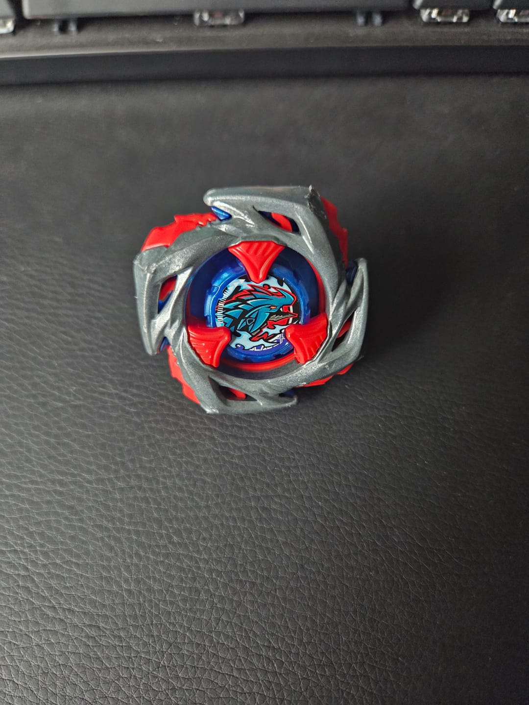 Customer photo review of Takara Tomy Beyblade X UX-11 Impact Drake 9-60LR Starter