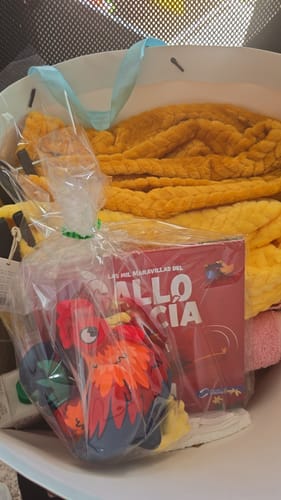 Customer photo review of Gallo García | Bilingüe