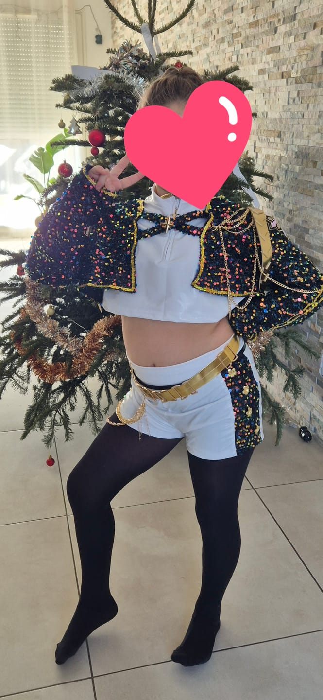 Customer photo review of Enfant Rumi Mira Zoey Golden Tenue Noire Cosplay Costume