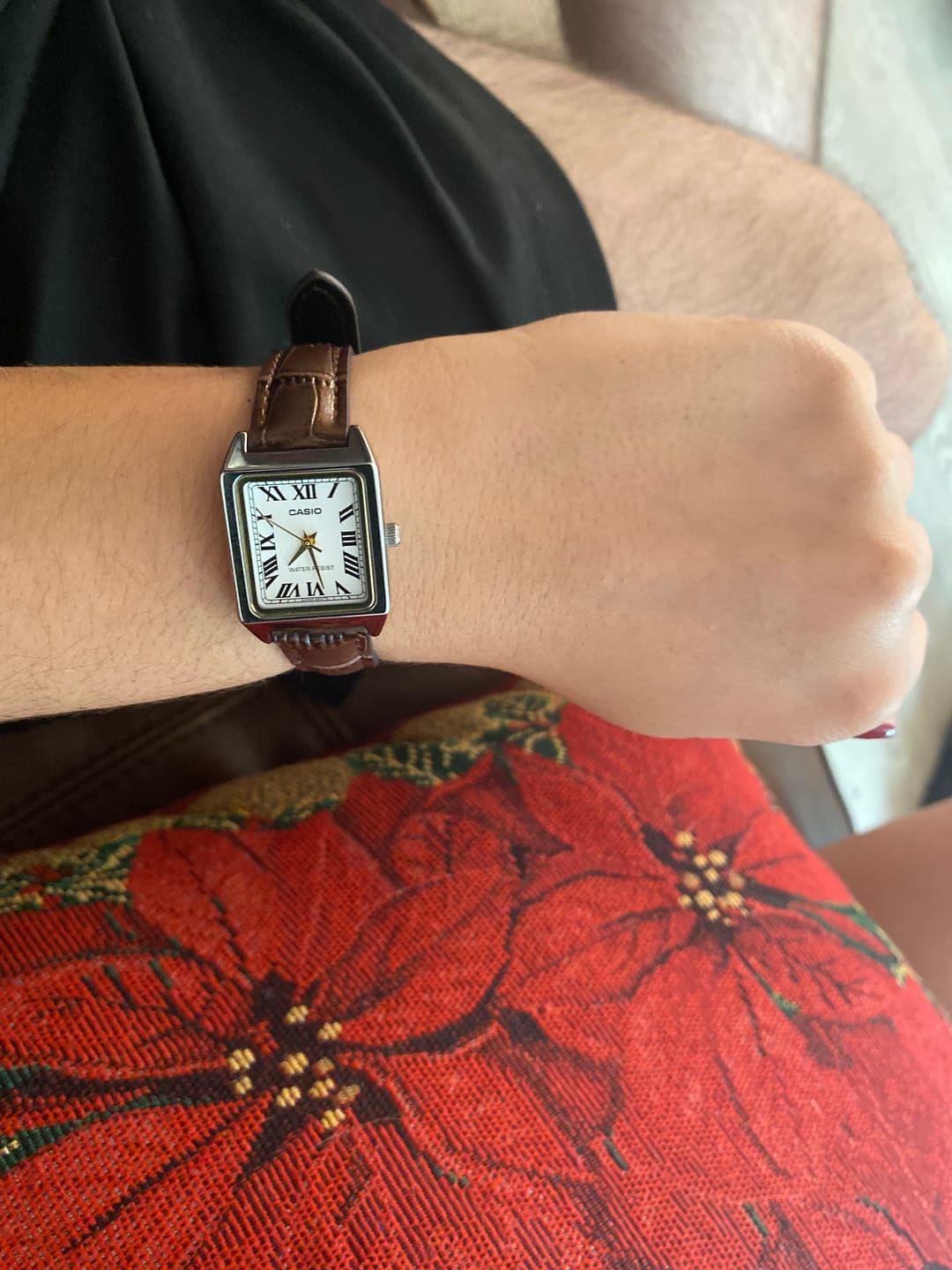 Customer photo review of Reloj Casio Tank Análogo LTP-V007L-7B2UDF Cuero Dial Blanco