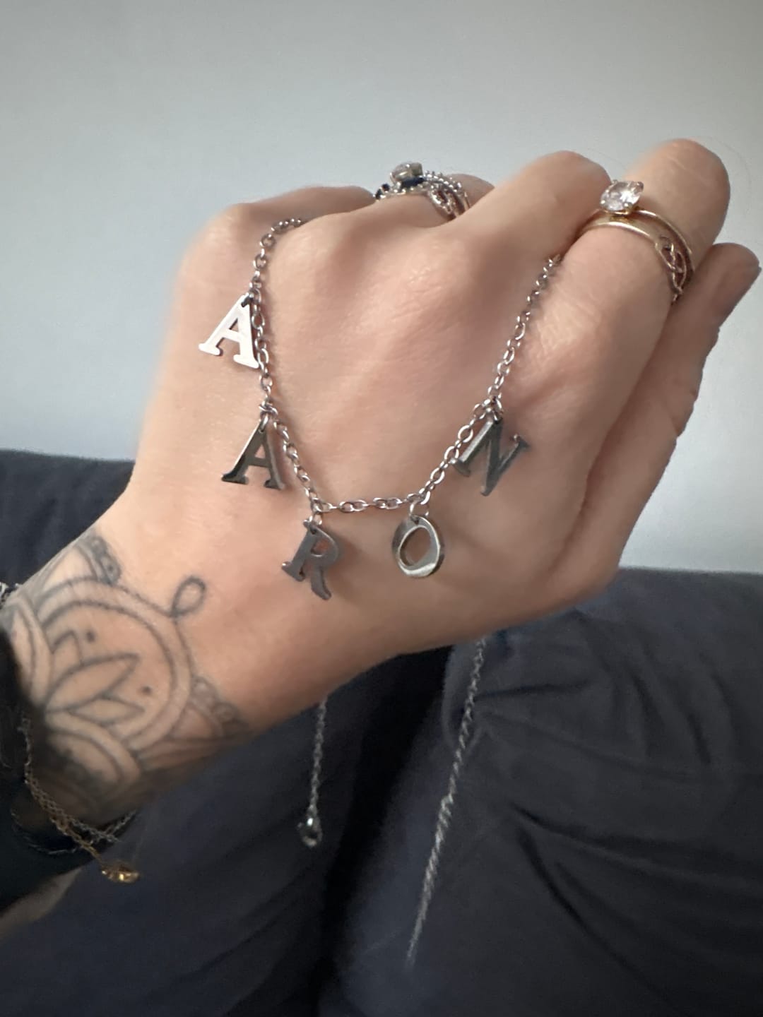 Customer photo review of Collier Prénom Initiales Suspendues Personnalisé