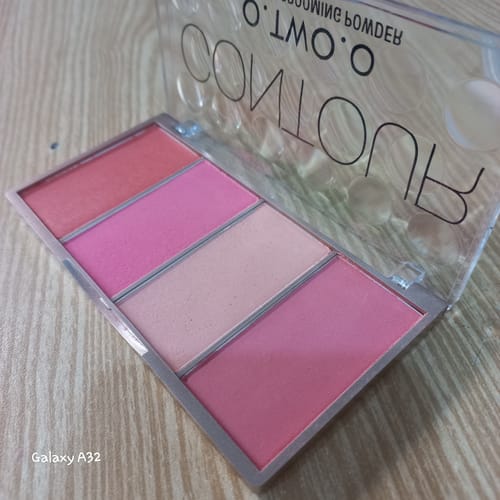 Customer photo review of O.TWO.O 4 COLORS GROOMING POWDER
