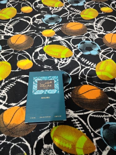 Reseña con foto de un cliente sobre Perfume Rasasi Hawas Malibu 100 ml EDP