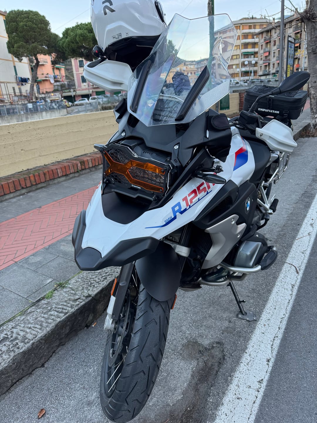 Customer photo review of Headlight Guard Kit BMW R1200/1250 GS / ADVENTURE LC (Liquid Cooled) - [Patent Pending]