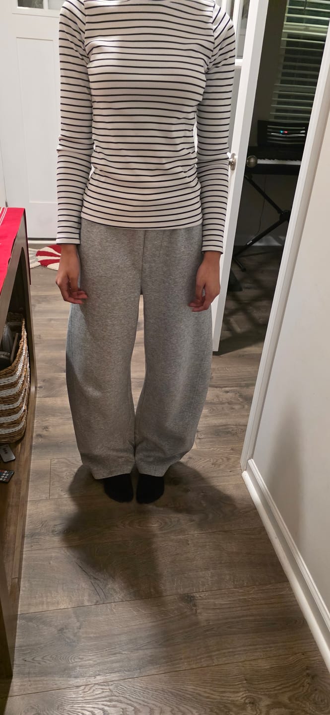 Customer photo review of Aelfric Eden Baggy Sweatpants